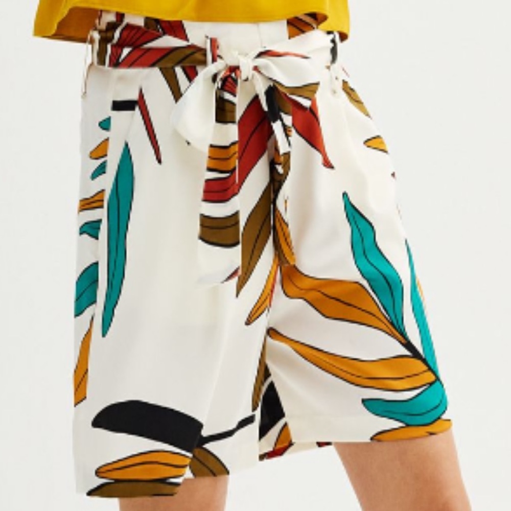 Nine West High Rise Shorts - Picture 2 of 11